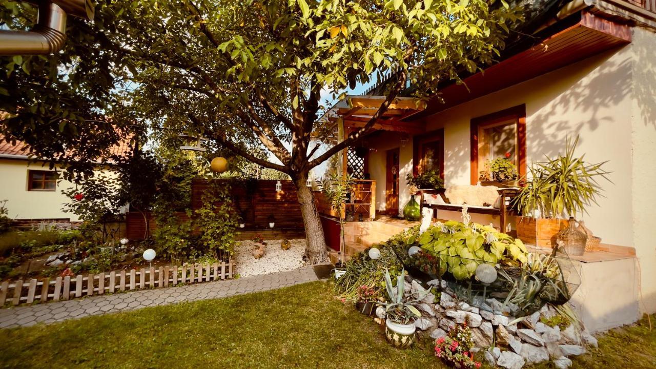 Kishaz Apartman Erlau Exterior foto